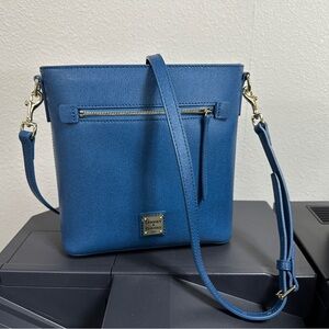 Dooney & Bourke Elegant Blue Crossbody Bag